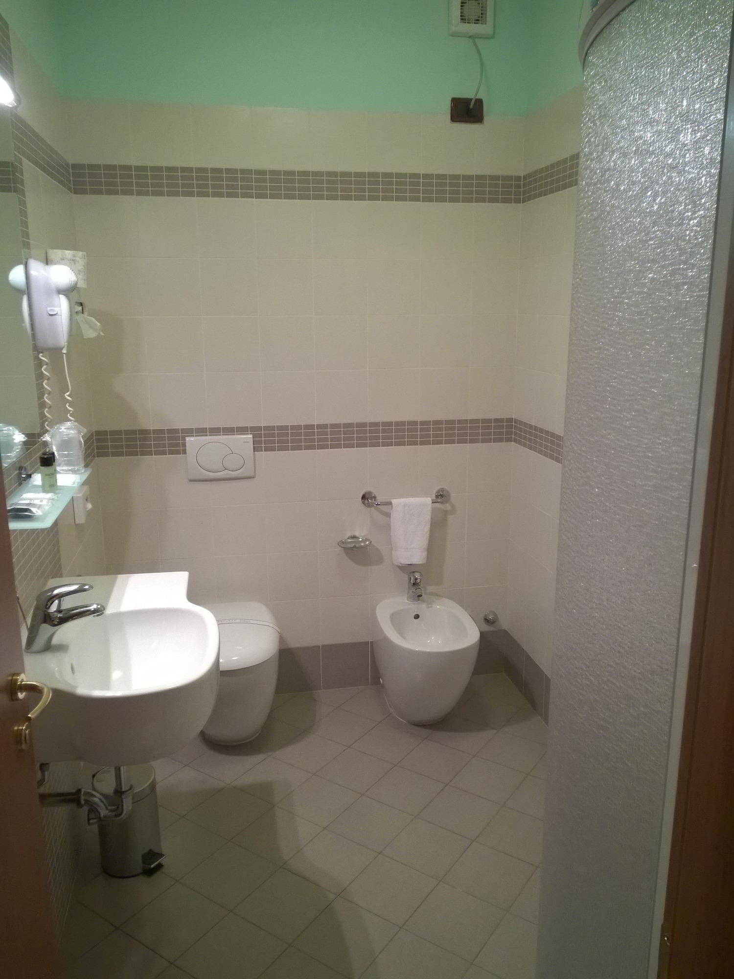 Hotel Plazza Porcari-浴室