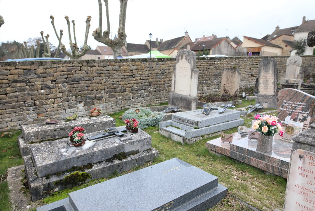 Cimetière De Buxy景点图片