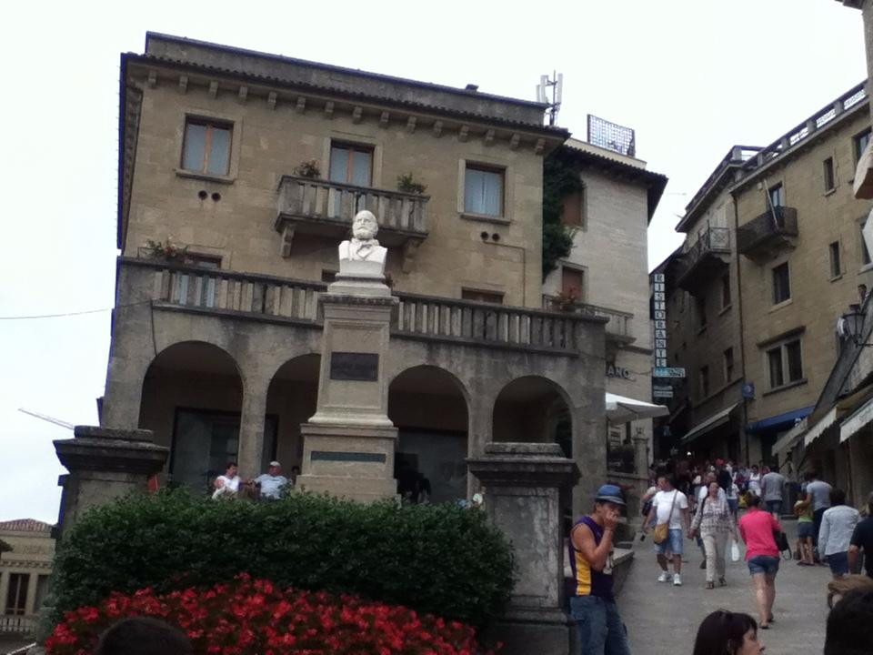 Monumento a Giuseppe Garibaldi-圣马力诺城必去景点