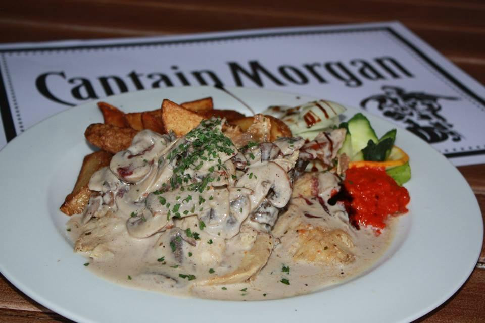 Rovinjsko Selo餐馆和美食-Captain Morgan Rovinj Club