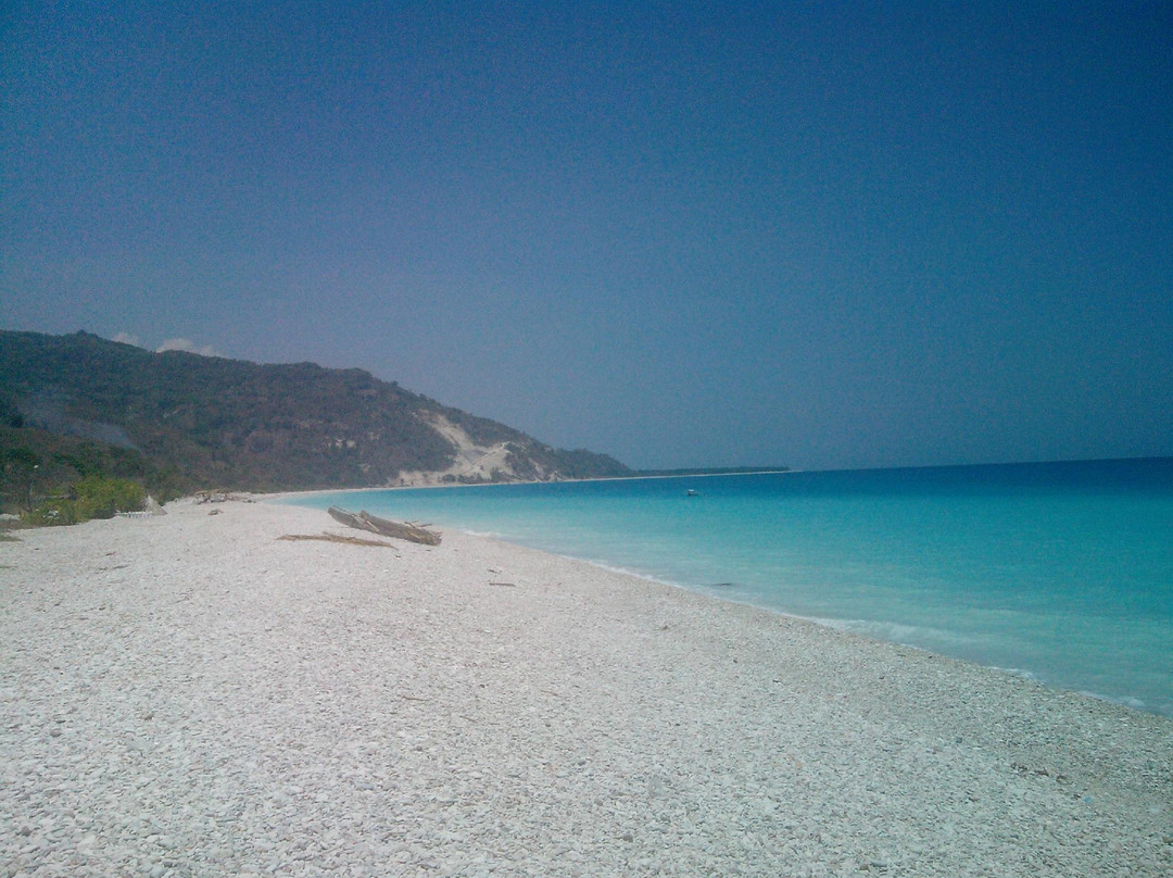 Kolbano Beach景点图片