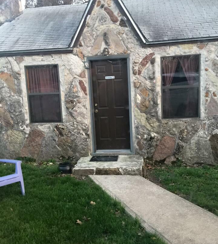 Rock Village Court