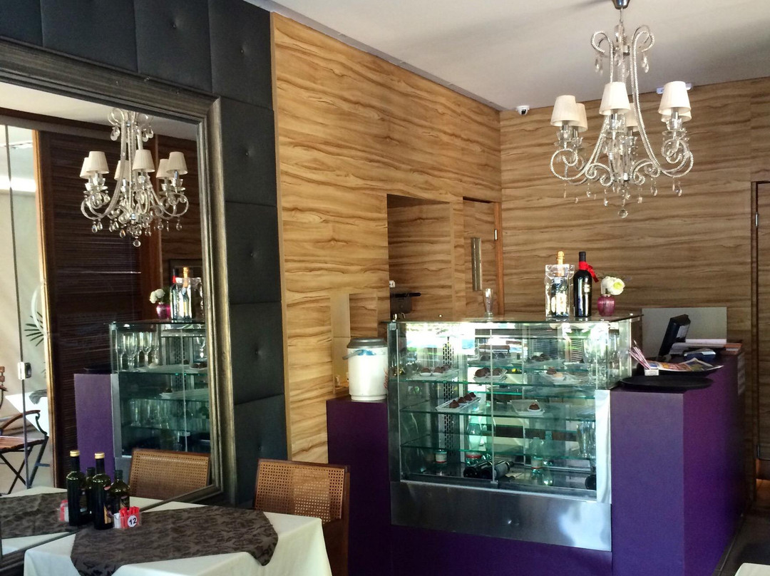 Parfait Croissant Bistro