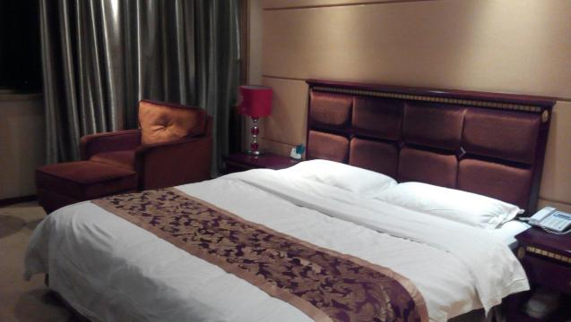 彭泽县渊明湖大酒店-客卧