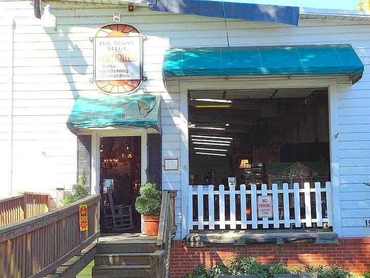 Oak Street Mill Antiques-科尼利厄斯必去景点