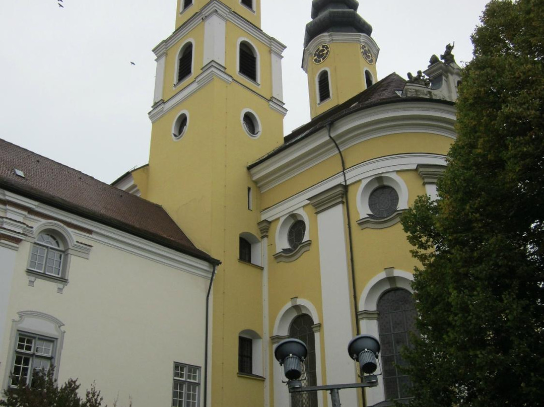 Klosterkirche St. Verena-Rot an der Rot必去景点