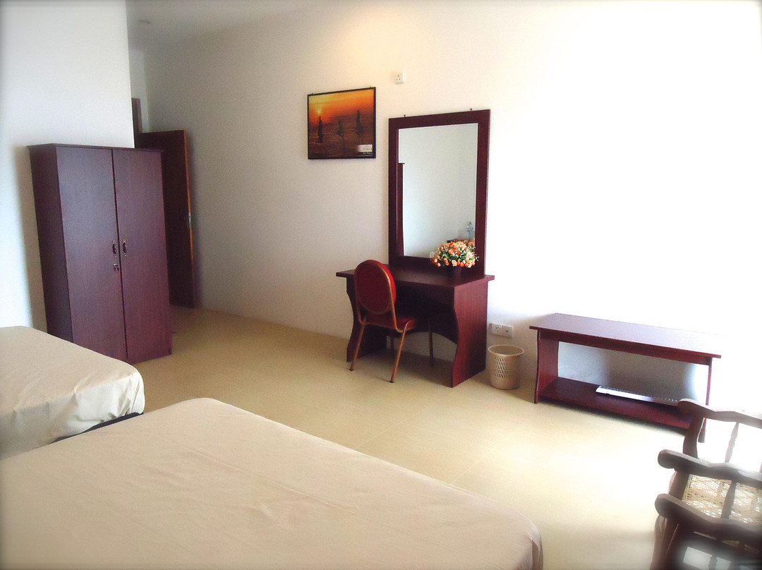 Palm Grove Holiday Inn主图