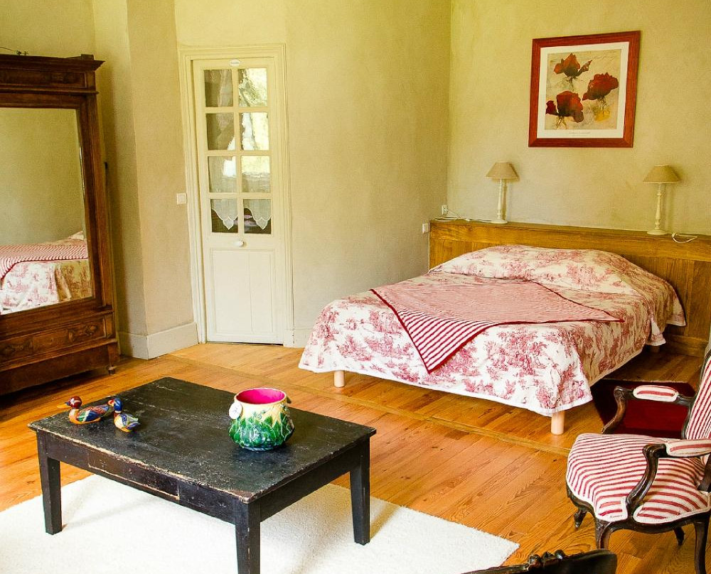 Au Chateau Juillac主图