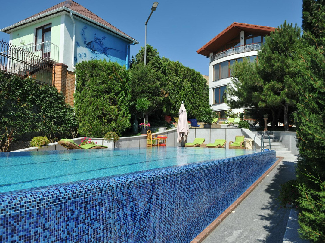 Elm Grove Resort & Spa