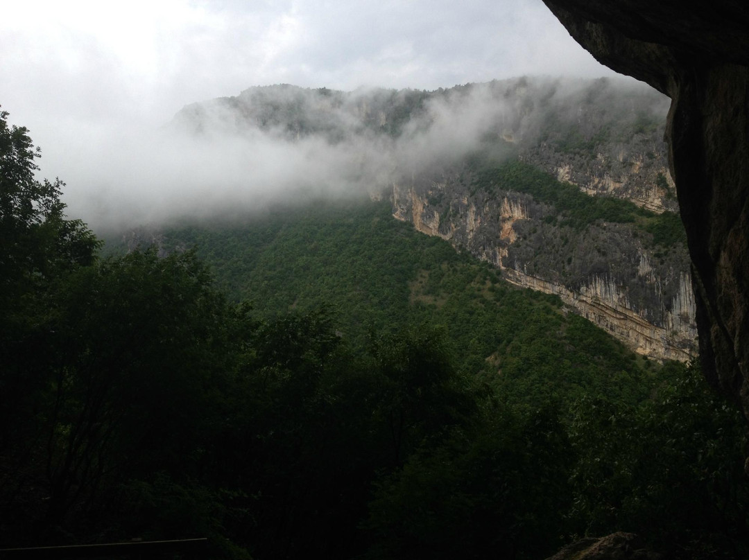 The Cave of Pellumbas景点图片