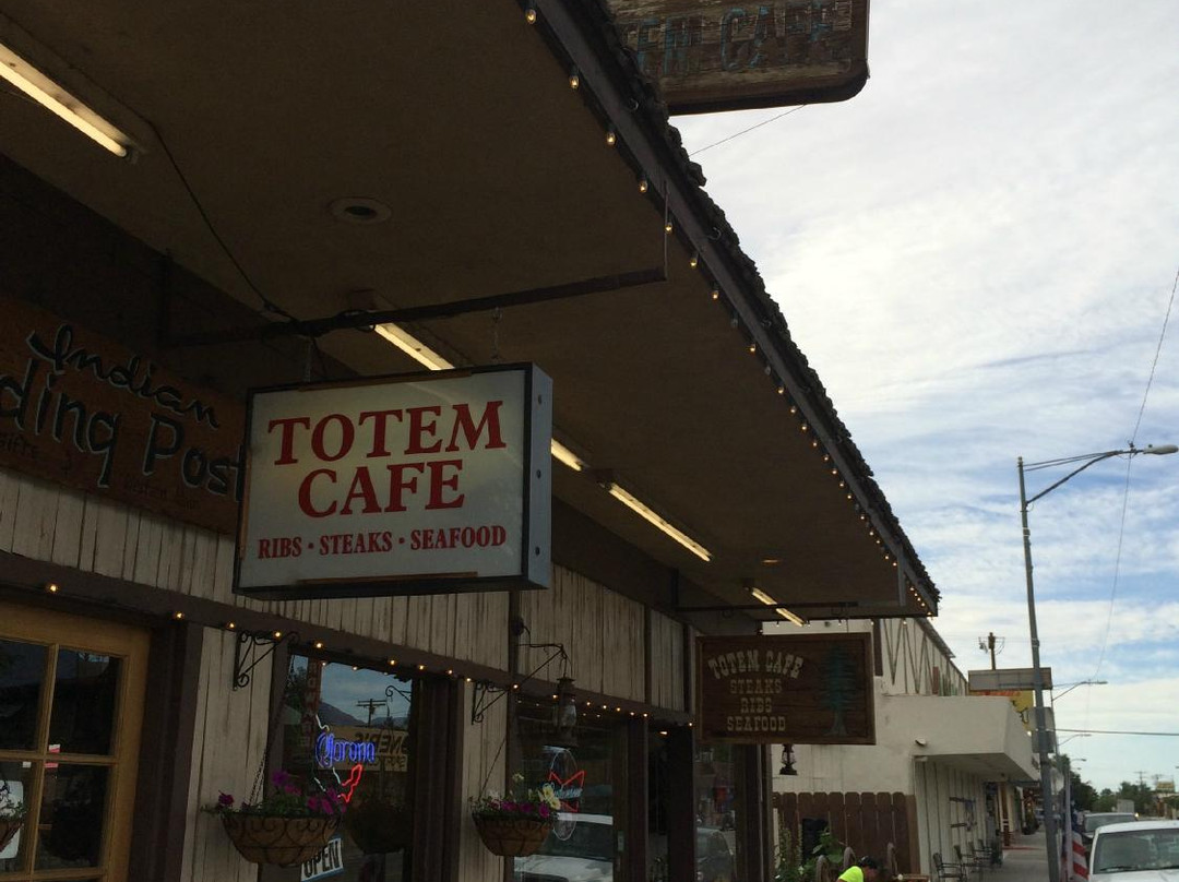 隆派恩餐馆和美食-Totem Cafe