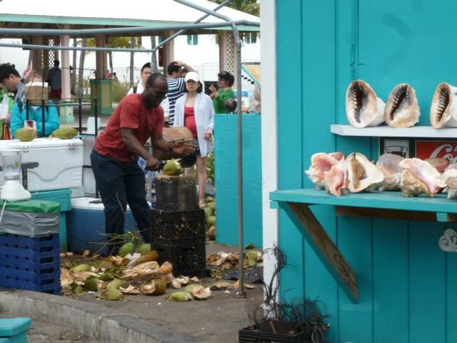 The Bahamas' Arts and Straw Market-弗里波特必去景点
