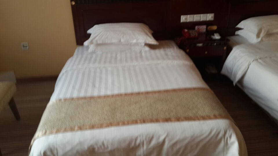 时尚假日酒店主图