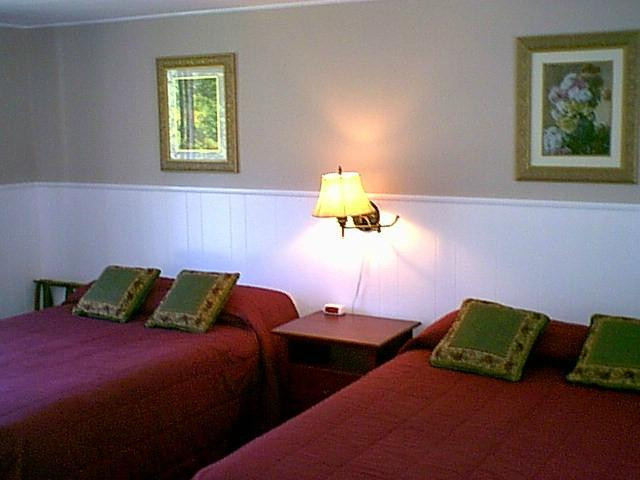 Landmark on the Lake Motel & Resort主图