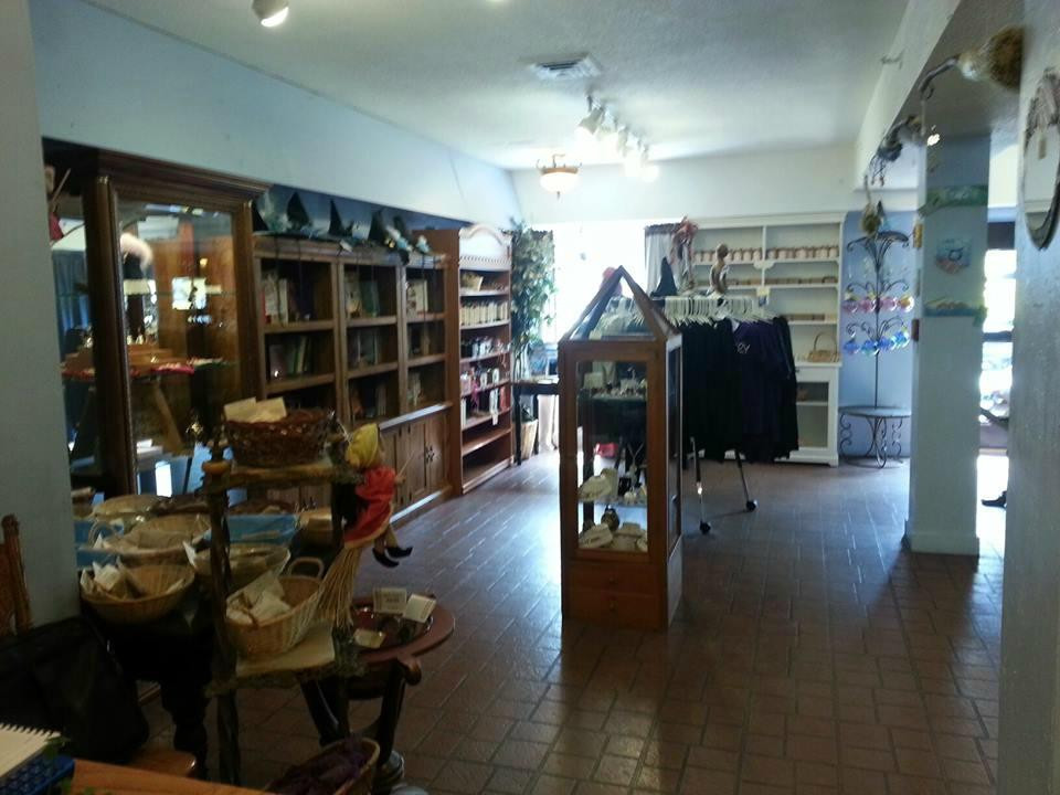 Magika:  Lori Bruno-塞勒姆必去景点