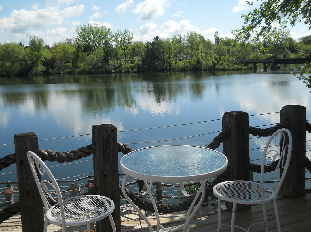 Nevis酒店住宿-Red Bridge Inn