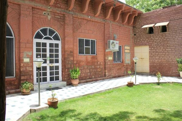 Mandore酒店住宿-Kishore Bagh Palace