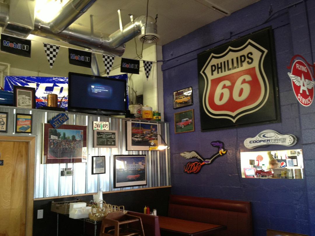 Wilder餐馆和美食-The Garage Café