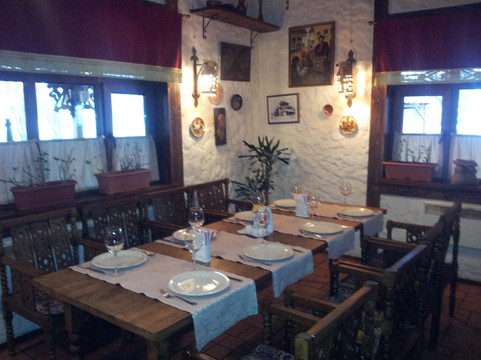 Avangard餐馆和美食-Hijina Restaurant