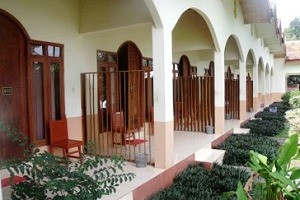 Mutmainah Hotel