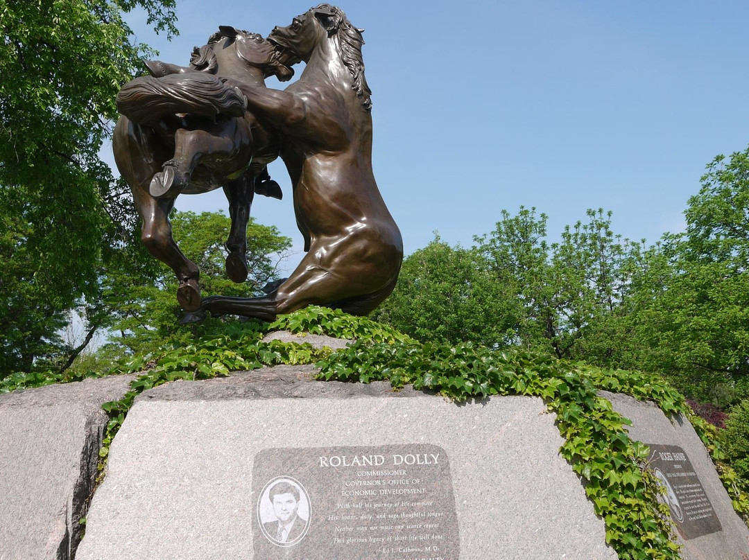 Fighting Stallions Memorial景点图片