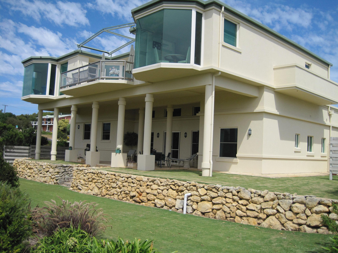 罗布酒店住宿-No. 13 On The Beach