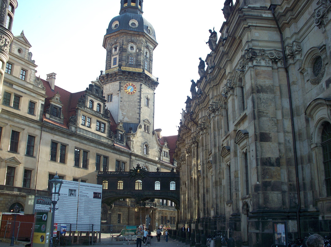 Katholische Hofkirche-德累斯顿必去景点