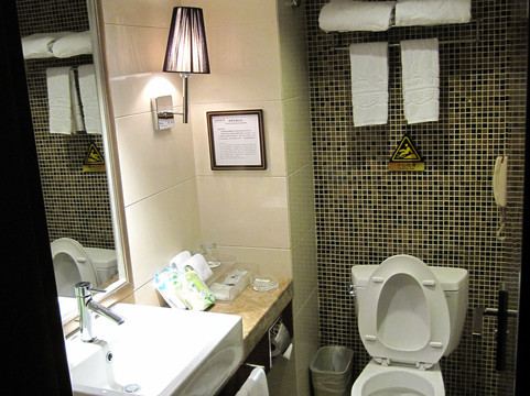 扉宿酒店（成都欢乐谷金府地铁站店）主图