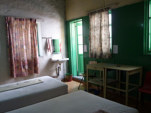 新华大旅店主图