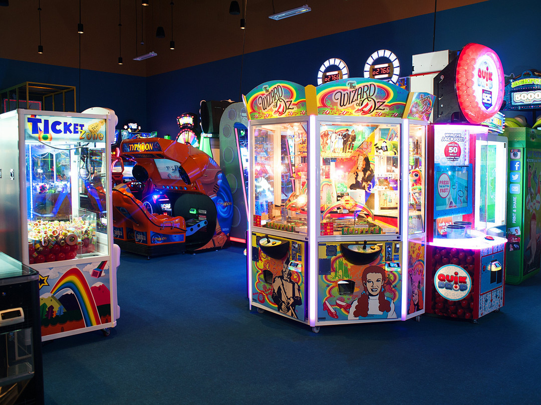 Schulman's Movie Bowl Grille-Bay City必去景点