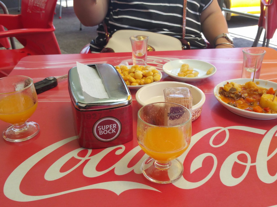 Estreito de Camara de Lobos餐馆和美食-Snack-Bar e bilhar silva