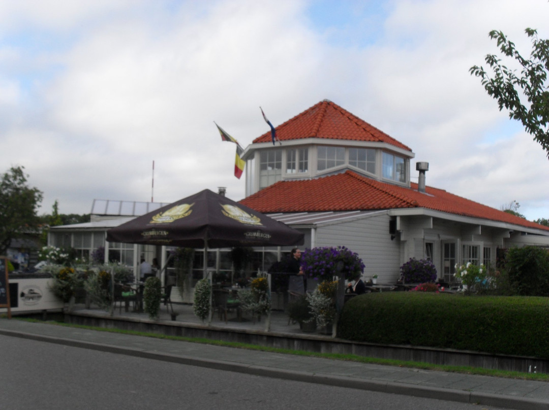 Oostkapelle餐馆和美食-Restaurant Dennenbos