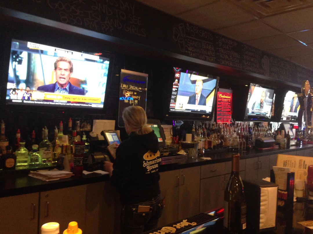 Casstown餐馆和美食-Submarine House