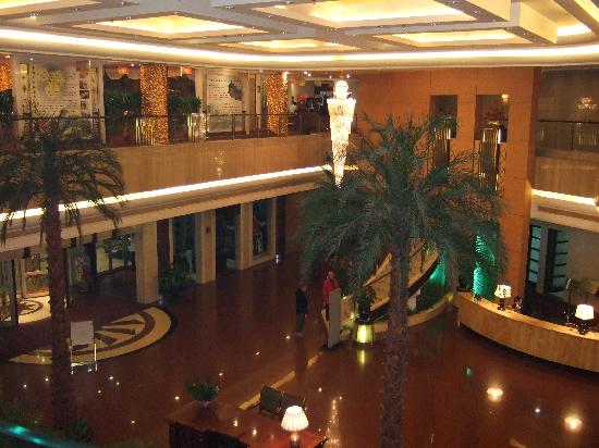 愉园大酒店-客卧