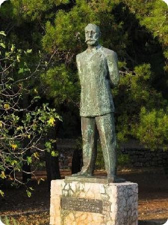 The Monument to Ambroz Haracic景点图片