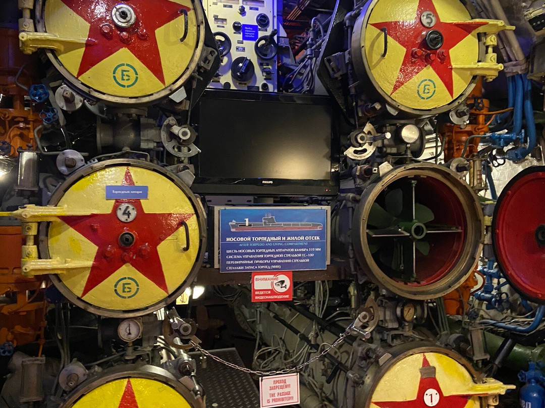 B-413 Submarine Museum景点图片