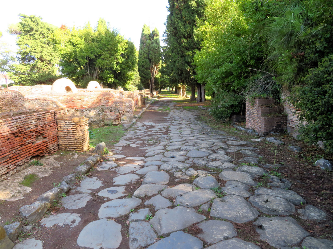 The Via Ostiensis Necropolis-Ostia Antica必去景点
