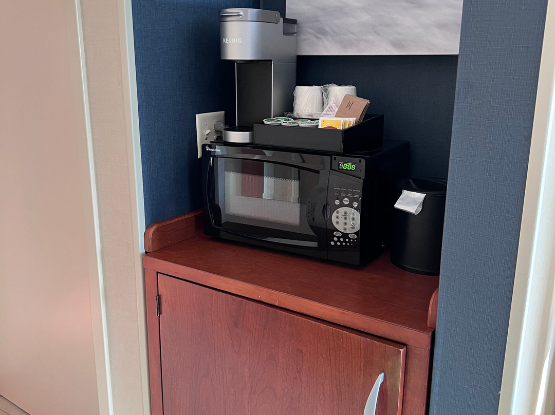 伯灵顿港万怡酒店主图