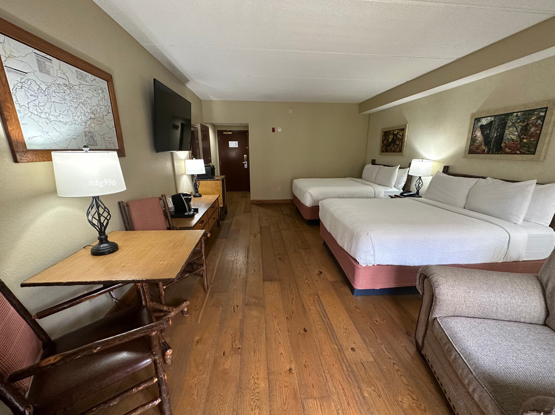 Bearskin Lodge on the River Hotel主图