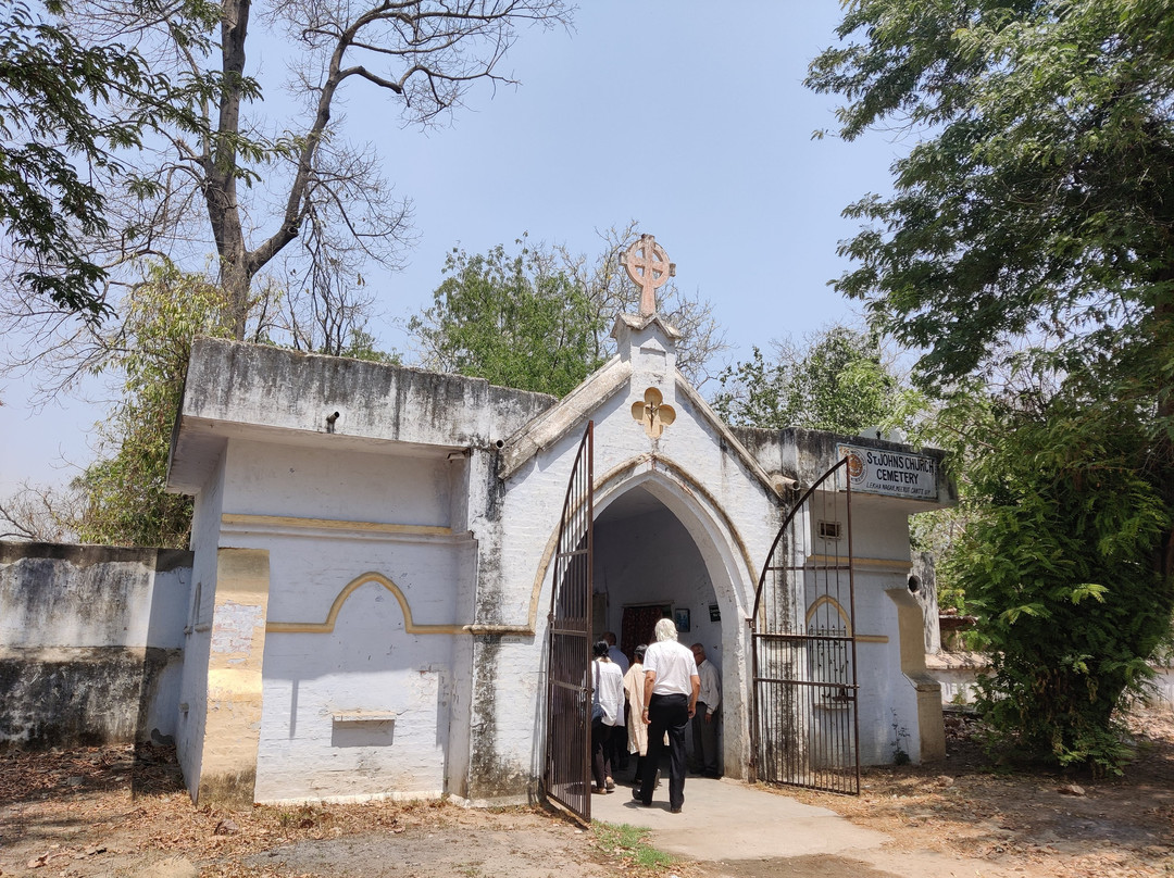 St John's Cemetery景点图片