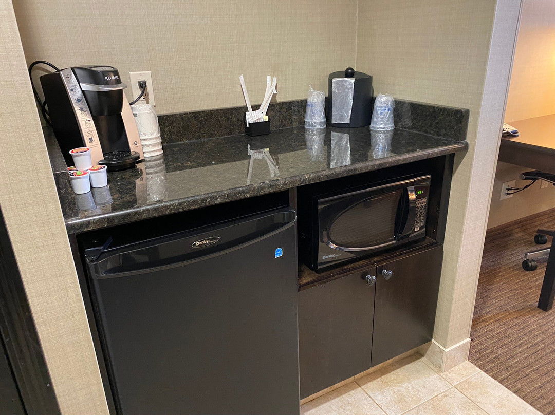 Best Western Plus Okotoks Inn & Suites主图