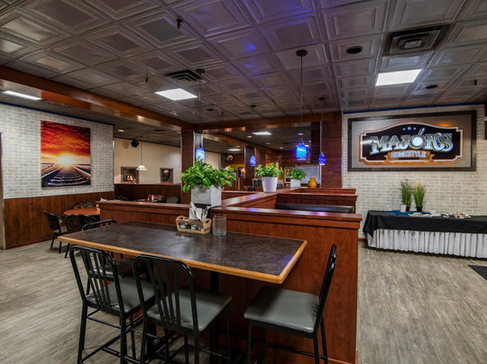 Paradise Inn & Conference Centre主图