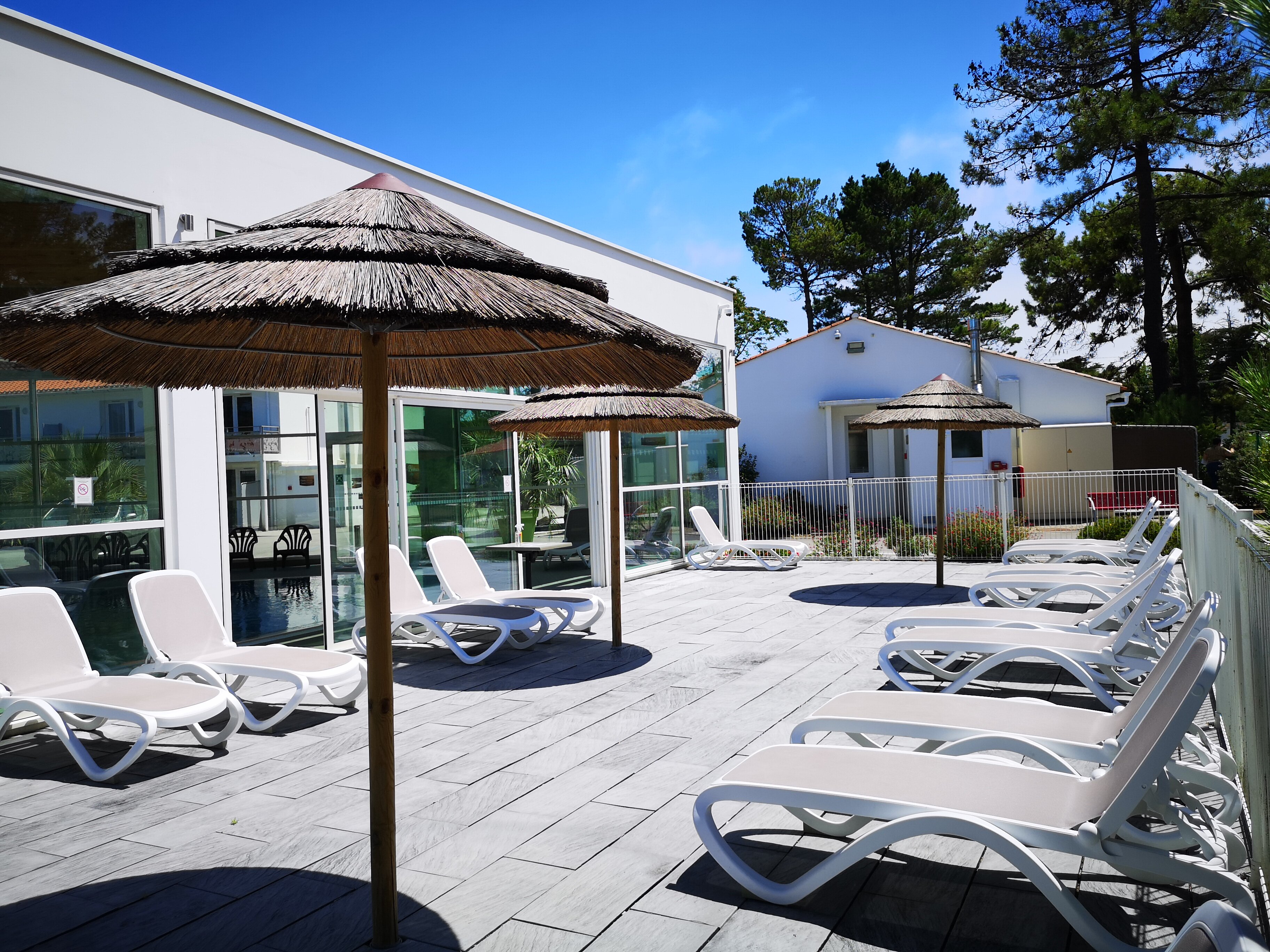 Hôtel Vent D'Eden Park-泳池