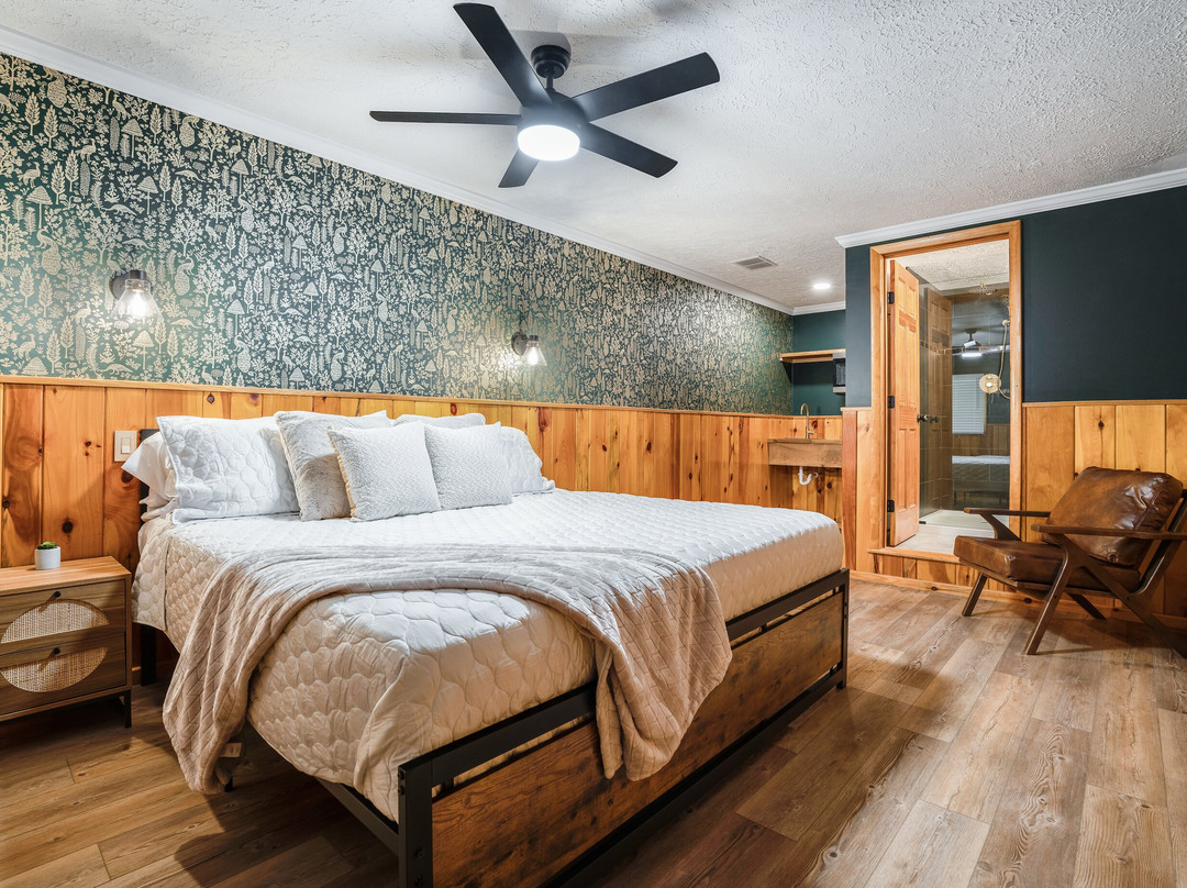 Seneca Pines Lodge