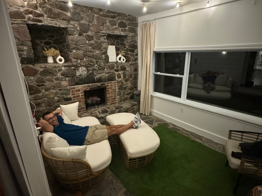 The Breeze Motel主图