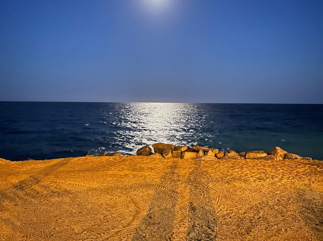 Tiare Beach Bar-Pineda de Mar必去景点