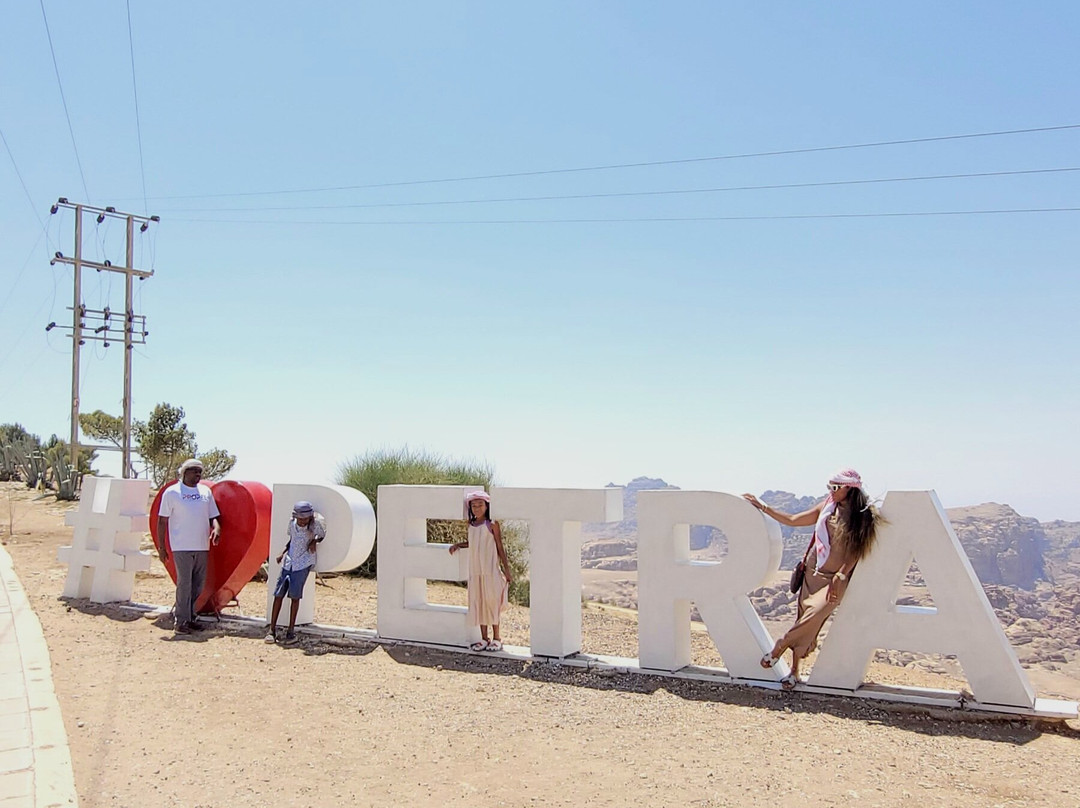 Trips with Faisal-安曼必去景点