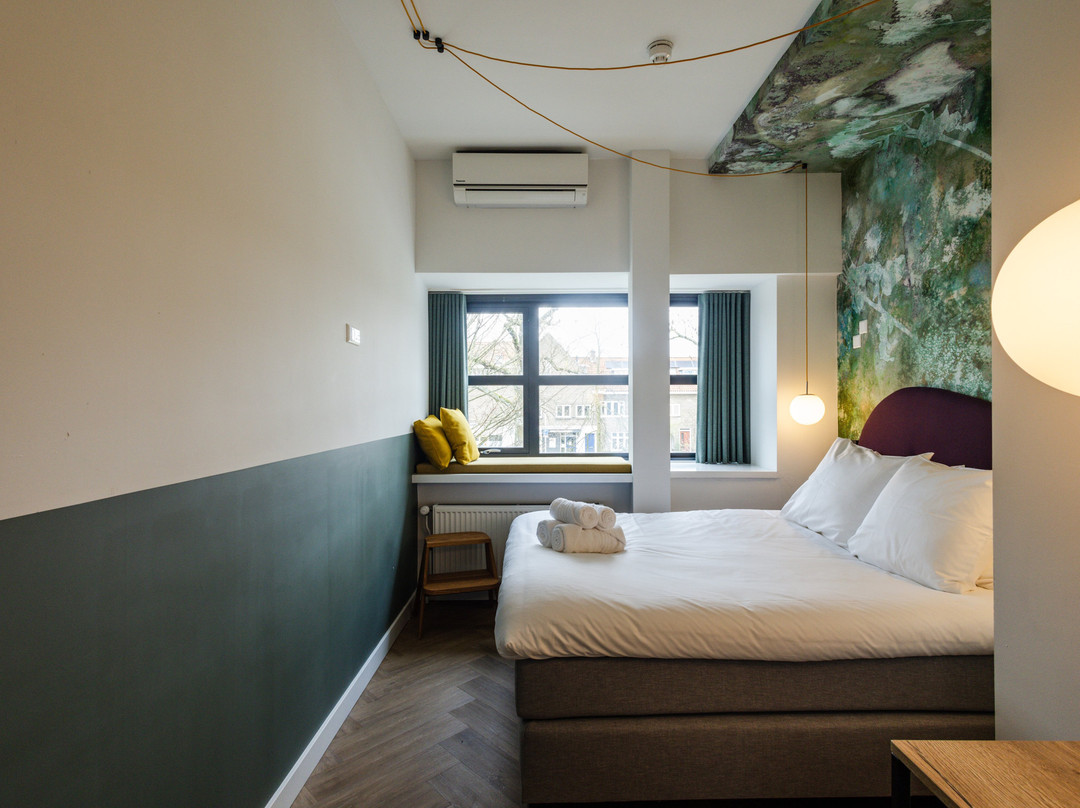 拜德湖酒店主图