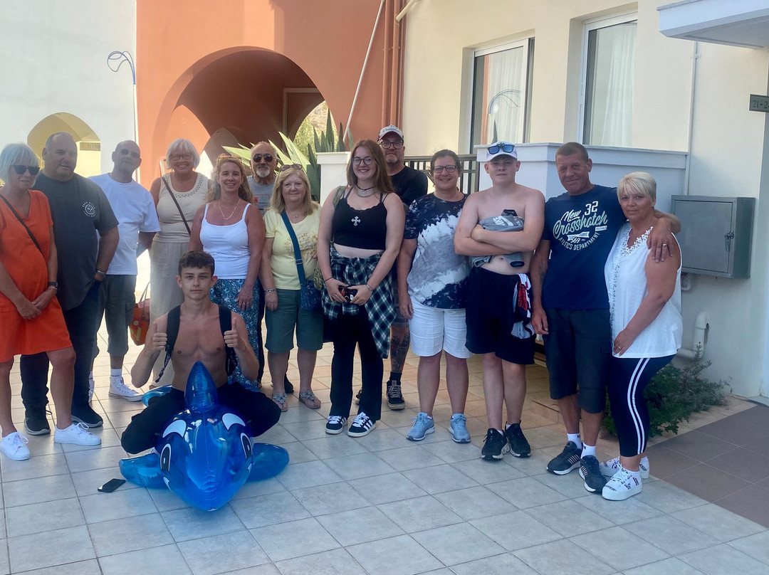 Athena Apartments主图