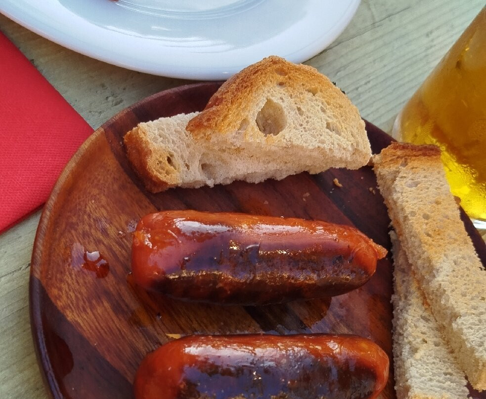 La Olla Pub Restaurant